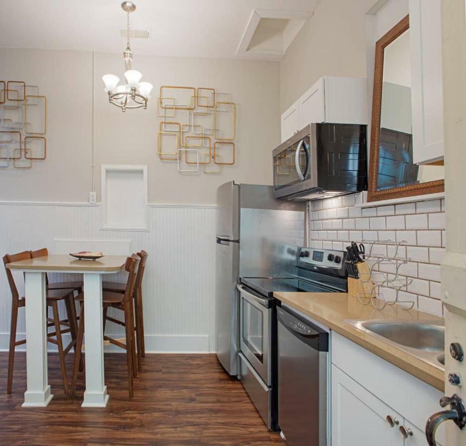 101 E Waldburg - Cozy Cottage Just Off Of Forsyth Park ซาวานนาห์ ภายนอก รูปภาพ