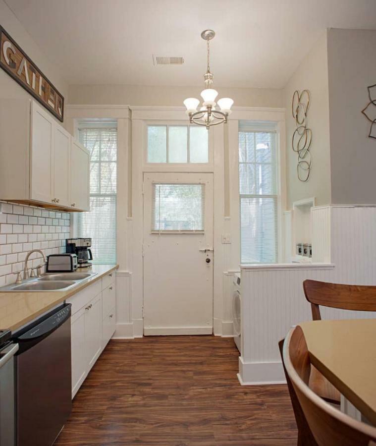 101 E Waldburg - Cozy Cottage Just Off Of Forsyth Park ซาวานนาห์ ภายนอก รูปภาพ